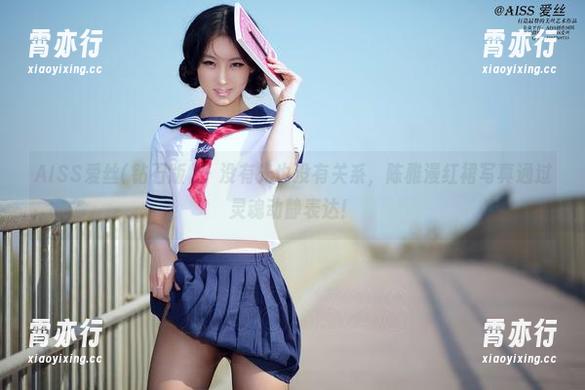 AISS爱丝(钻石版) - 没有光也没有关系，陈雅漫红裙写真通过灵魂动静表达！