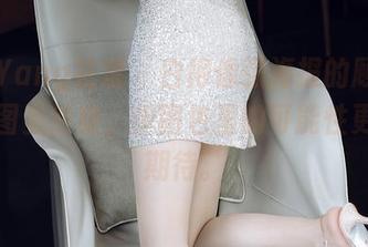 HuaYang花漾 - 白得像张海报的顾奈奈，原图虽然稳，但图包里的可能性更让人期待。
