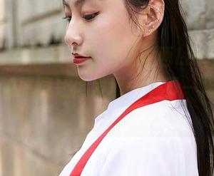 MiiTao蜜桃社 - 你见过露西Lucy的眼镜吗？私拍原图让你发现一个不一样的视线！