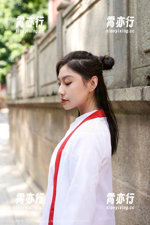 MiiTao蜜桃社-露西Lucy MiiTao蜜桃社 - 你见过露西Lucy的眼镜吗?私拍原图让你发现一个不一样的视线!