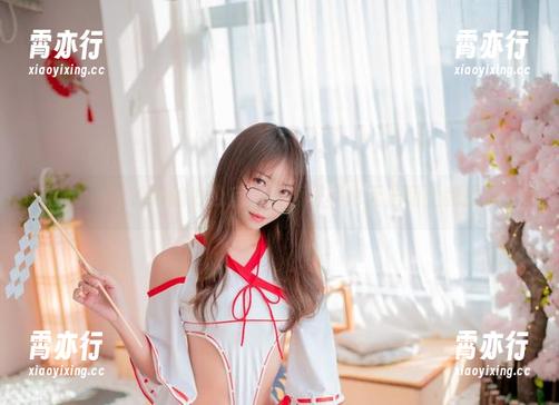 在Money冷冷的办公室，高清写真也无法阻止我揉眼！