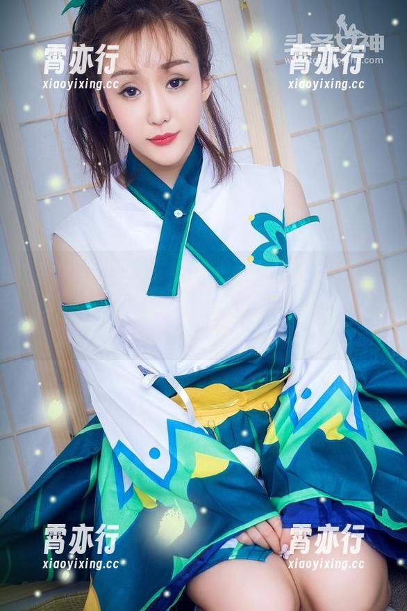 TouTiao头条女神-杨曼妮 TouTiao头条女神 - 私拍大全,杨曼妮的小女仆风,难道吃黑暗料理也能这么可爱?