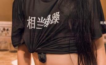 TouTiao头条女神 - 仔细瞧！杨漫妮baby把萝莉写在了套图的每一页