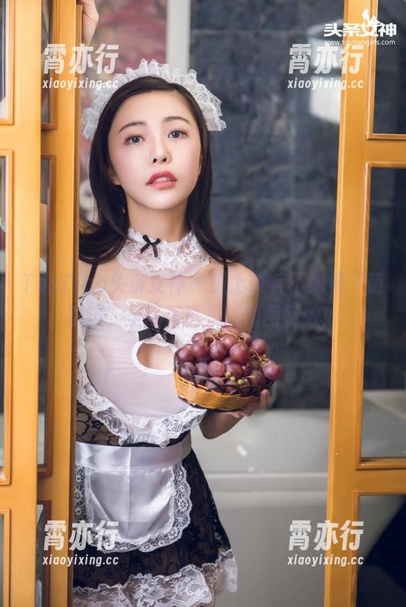 TouTiao头条女神 - 纸上谈兵不如看“萌琪琪”圣诞写真集的原图特效!