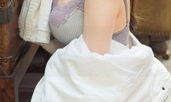 UGirls尤果网 - 浴室里的Abby金金：那些你没见过的写真合集