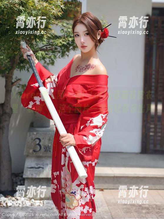 Xiuren秀人网-Luffy菲菲 Xiuren秀人网 - 看!Luffy菲菲在皮衣里‘表演’,这个图片一定会让你乐出声!