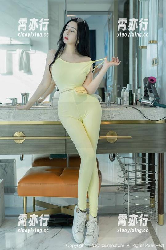 Xiuren秀人网 - 小乔babyb的短裤图集，精选一丝纯粹的随意和嘛，完美无瑕的别致风格