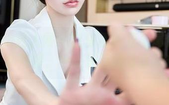 Xiuren秀人网 - 白琮瑗的双马尾合集：一头热情、一头凌乱的分享时刻