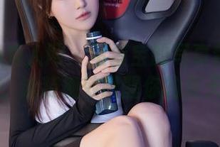 Xiuren秀人网 - 蛋蛋宝的写真新鲜出炉：泳装视效唤醒你的夏天