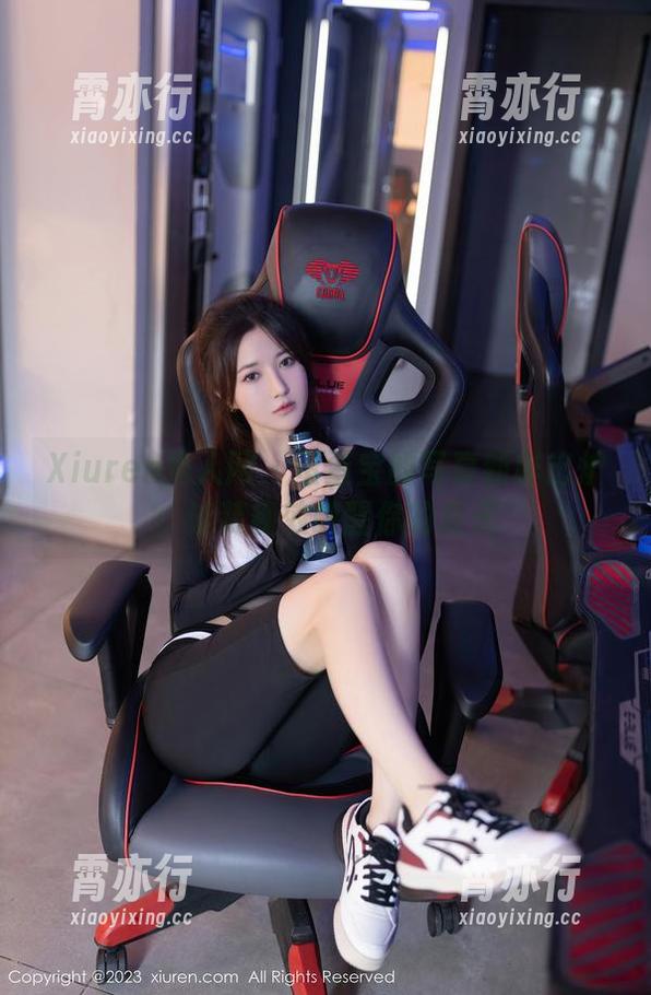 Xiuren秀人网-蛋蛋宝 Xiuren秀人网 - 蛋蛋宝的写真新鲜出炉:泳装视效唤醒你的夏天