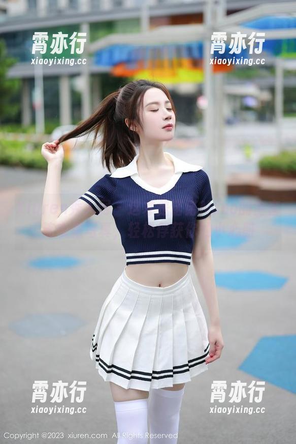 Xiuren秀人网-诺诺Nono Xiuren秀人网 - 这才是诺诺Nono的全套连衣裙写真,轻松俘获你的小心脏
