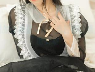 不呆猫的体操服写真：当瑜伽垫遇上猫咪的灵动
