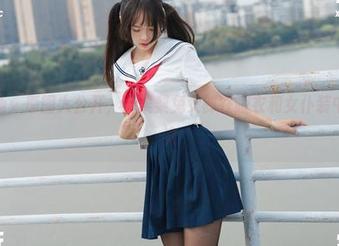 兔玩映画：原图大公开，英梨梨兔女郎在睡衣和女仆装中犹豫不决
