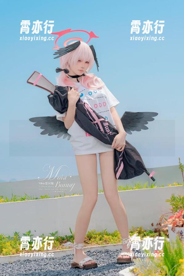 咬人小小兔 咬人小小兔又来了,私人定制Solo写真照片,我的目光不自觉停留在这里