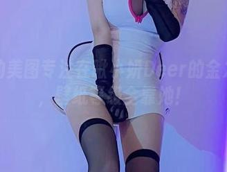 这次的美图专注在啾小妍Deer的金发芭比，壁纸等级全靠她！