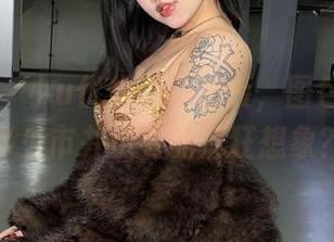 微密圈 - 小u优优子的套装，图包里藏了多少市井小巷的疯狂想象？