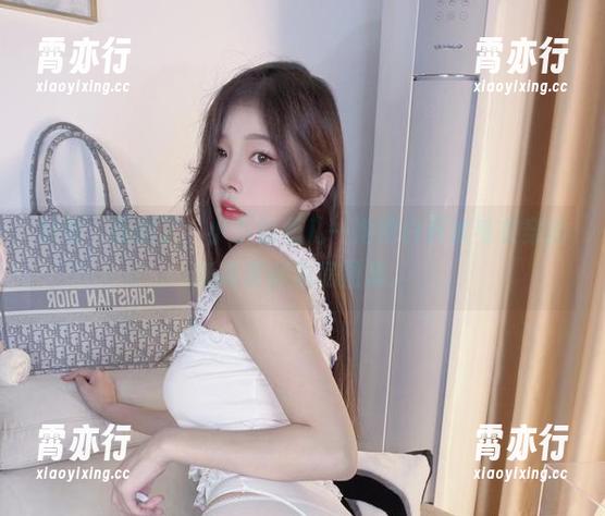 小小奶瓶儿 好吧,我服了,小小奶瓶儿—她把白开水毛衣穿出新高度的私房图集。