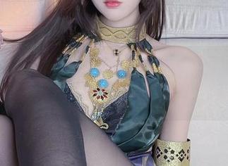 小小奶瓶儿的高跟鞋形式，怎么会这么好看，图包里的细节让人心动！
