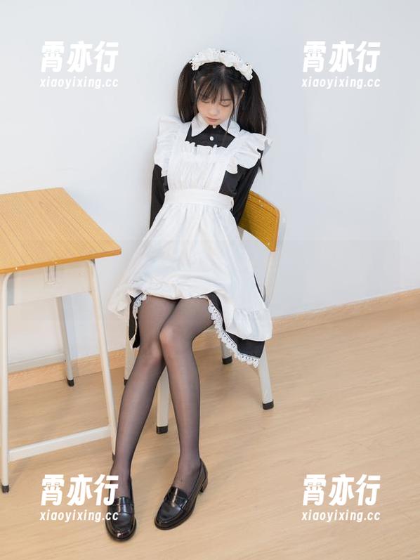 少女秩序-鹿可 少女秩序 - 随意一拍,鹿可的黑色传达着无圣光的微妙意图