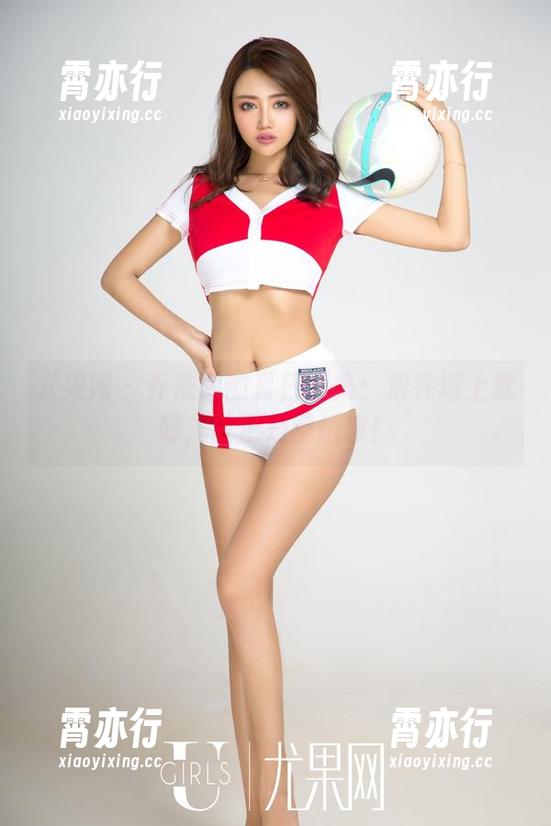尤果网 - 乔依琳的夏日合集:泡在墙上就好,反正是壁纸嘛!