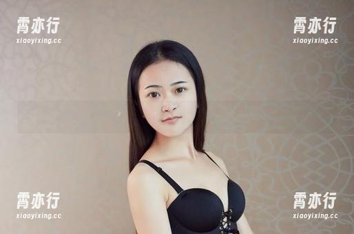 尤物馆 - 这些免费的照片里，木木hanna的美足带我云游天外了！