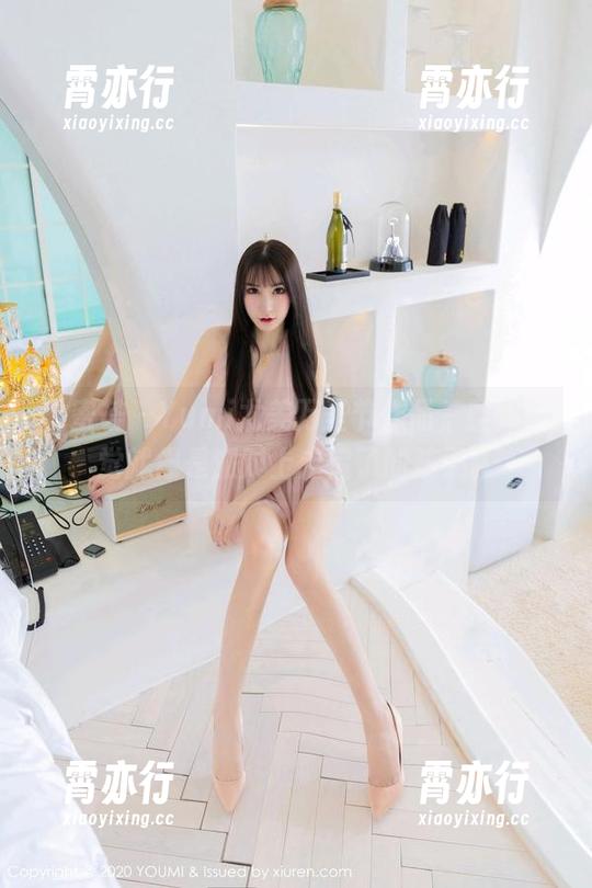 尤蜜荟-Yumi尤美 尤蜜荟 - Yumi尤美万圣节作品,整体感觉就像是派对上走错了的孩子。