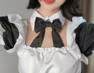 泳池里的布丁大法，高清套图，肤色和水光的讽刺