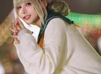 美图堪比泳池里的清凉，幼爱youmeko真会玩