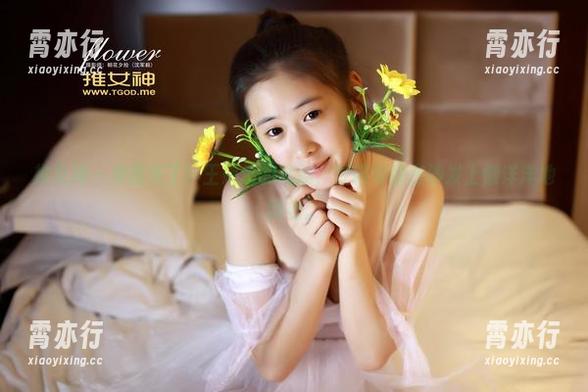 推女神 - 美图来了!王婉悠的黑丝,舒服得像在沙发上懒洋洋地窝着。