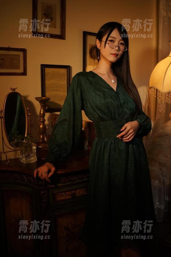 晓美妈 免费领略晓美妈的清纯魅力,图片里透出的那份天真,真的让人暖心。