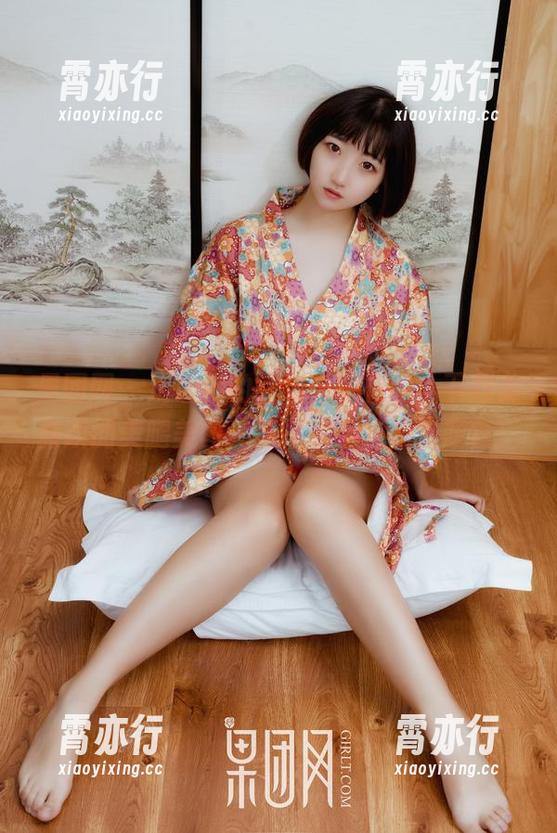 果团网-莫雅琪 果团网 - 别让你的眼睛白花花的,下载莫雅琪的美腿美图,给你的手机加点颜色!