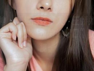 梦丝女神 - 精选图库直入：王娇娇与她的肉丝，再次引发“我的好胃口”的自我审视。