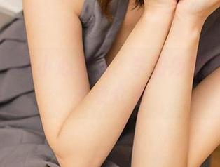 爱尤物 - 不小心惹火？李丽莎的写真分享不负众望