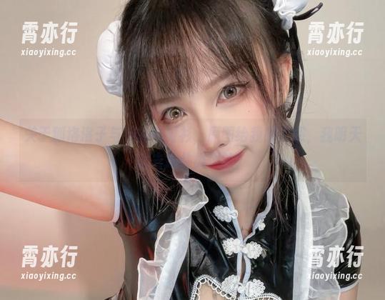 狐洛洛子 关于狐洛洛子与她的白衬衫,原图给我的灵感,我明天就去找件类似的!