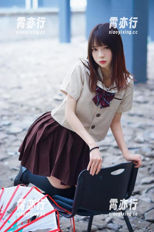 疯猫ss 疯猫ss的新作:白衬衫少女,下载前请备好纸巾。