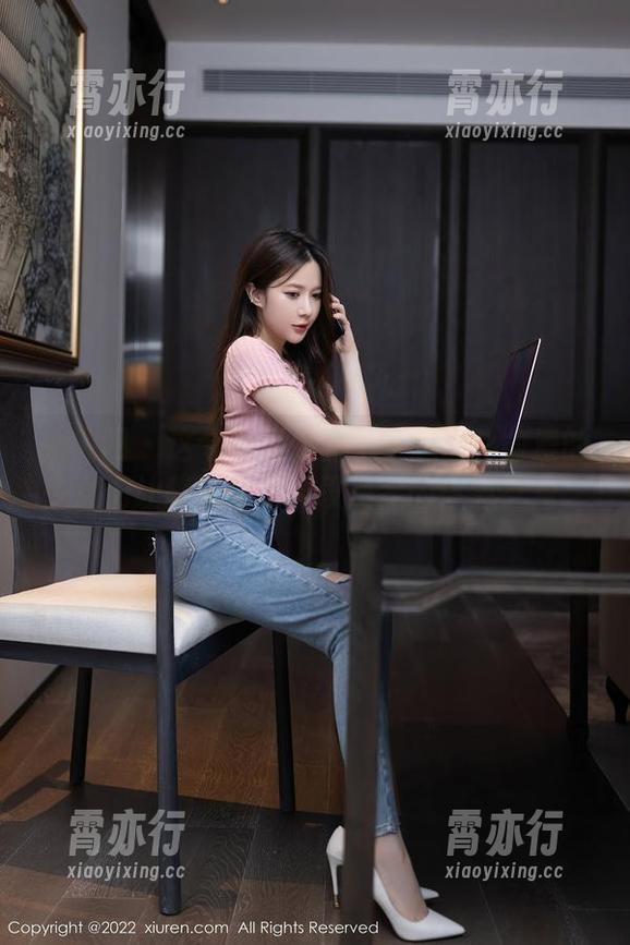 秀人网 - 这个高清作品モ多想说：俞漫的少女们让我想起了那段熟悉的青葱岁月。