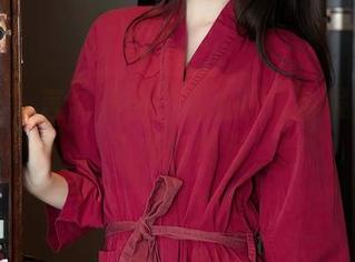 秀人网 - 言沫图包：穿上职场制服，腿看了都想转行