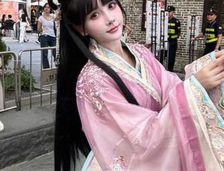 重磅！秋山AkI连体衣全集，每一件都是另一个小宇宙。
