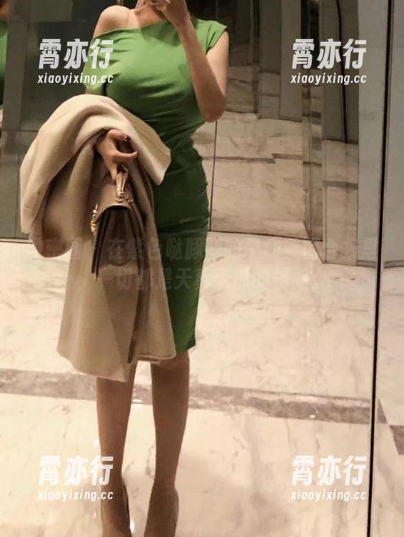 紫色哒豚豚 微密圈 - 在紫色哒豚豚的早期美图合集里,一切都是天真无邪的胡闹。