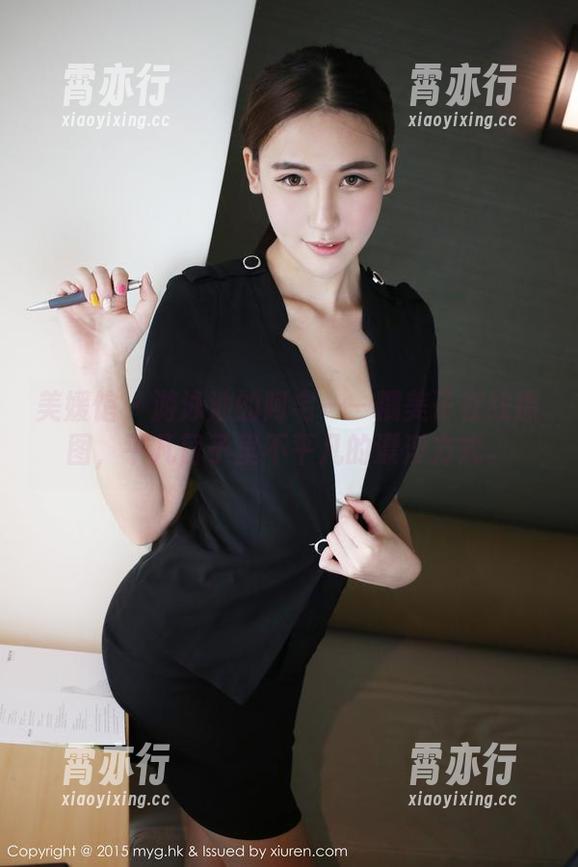 美媛馆 - 游泳池的阿宅——糯美子在线原图,平凡日子里不平凡的漂浮方式。