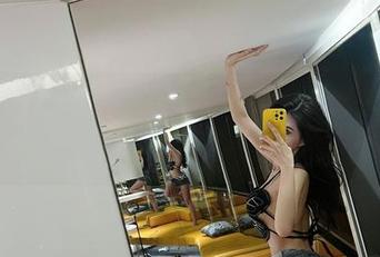 微密圈 - 原图揭晓：葛征的酒店对镜，分享此刻的旋律，你懂的
