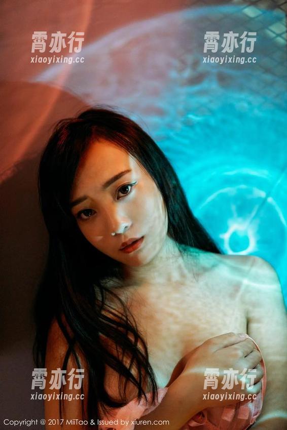 蜜桃社-Suki 蜜桃社 - Suki的网袜探险:在线挑战“腿部短缺”,谁说只限于童话?