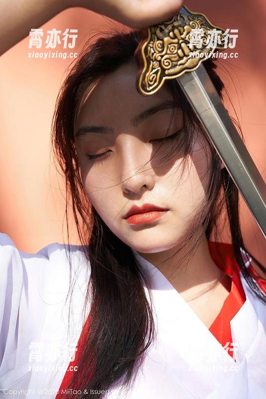 蜜桃社-雪梨sherry 蜜桃社 - 雪梨sherry与棉袜的邂逅——原图让每个细节都变得重要,图包里的变化则是连隐秘都不愿暴露。