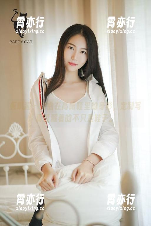轰趴猫-曲曲 轰趴猫 - 曲曲在高跟鞋里的身影,定制写真里藏着的不只是鞋子。