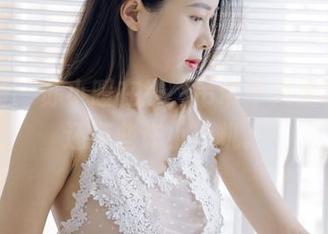 轰趴猫 - 苏小暖在线，吊带不只是装扮，还有些许小心机。