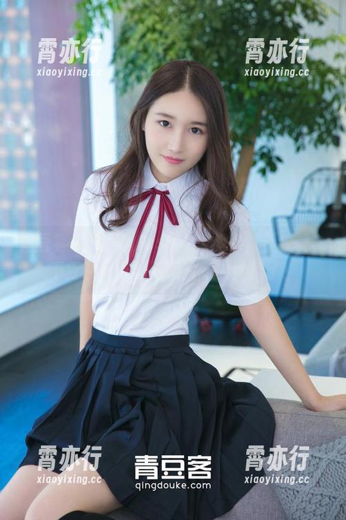 青豆客-婕西儿jessie 青豆客 - 婕西儿jessie穿旗袍,不收费,不复杂,唯独这照片着实太撩了!
