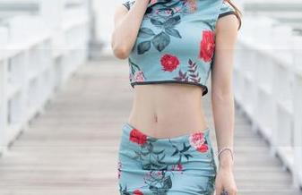 魅妍社 - 余心曼：美脚在高清下，原图才是最真实的她吗？