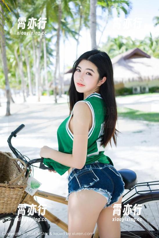 魅妍社 - 看了娜露Selena的可爱,我决定把原图当壁纸,不可阻挡的拗口气!