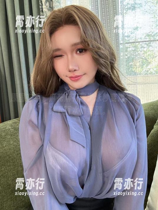 原图在手,麻花麻花酱游泳秒变海神,估计下面水都要涨。