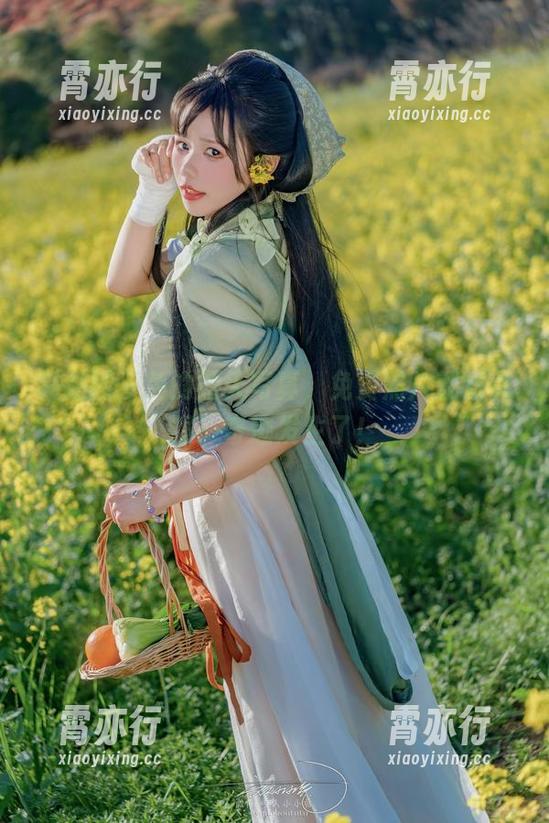 黏黏团子兔的露天写真，免费照片就送礼服！奇迹发生了！